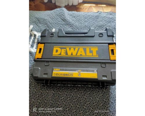 Аккумулятор (18 В; 2.0 А*ч; Li-Ion) DEWALT DCB 183