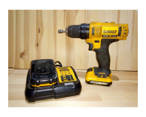 Аккумуляторная дрель-шуруповерт DEWALT DCD 710 C2