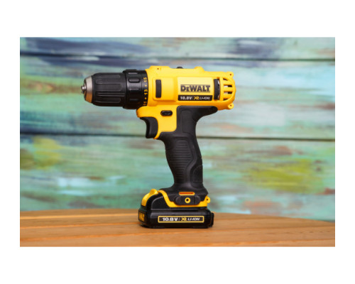 Аккумуляторная дрель-шуруповерт DEWALT DCD 710 C2