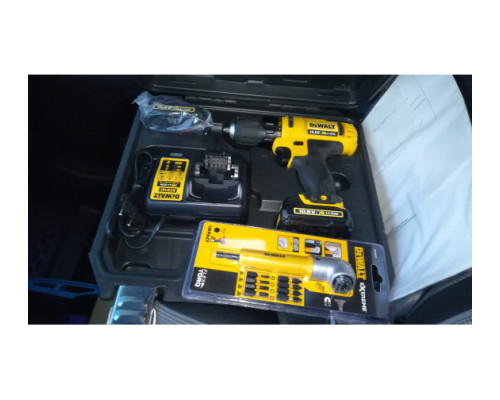 Аккумуляторная дрель-шуруповерт DEWALT DCD 710 C2