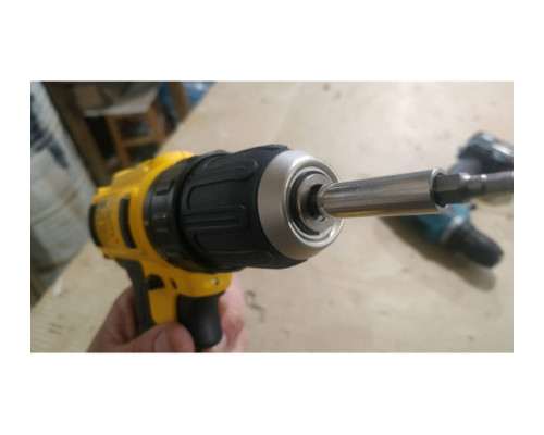 Аккумуляторная дрель-шуруповерт DEWALT DCD 710 C2