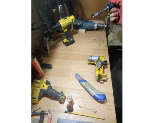 Аккумуляторная дрель-шуруповерт DEWALT DCD 710 C2