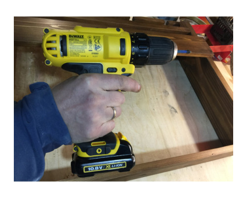 Аккумуляторная дрель-шуруповерт DEWALT DCD 710 C2