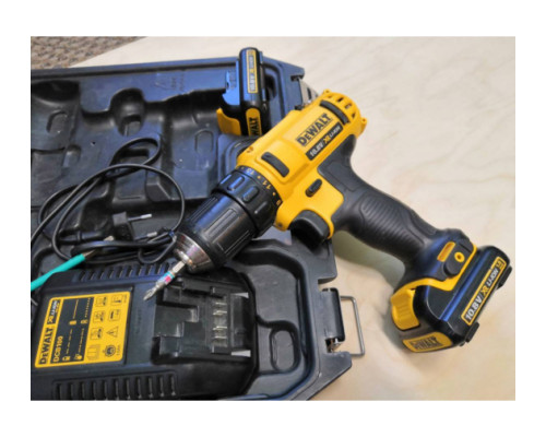 Аккумуляторная дрель-шуруповерт DEWALT DCD 710 C2