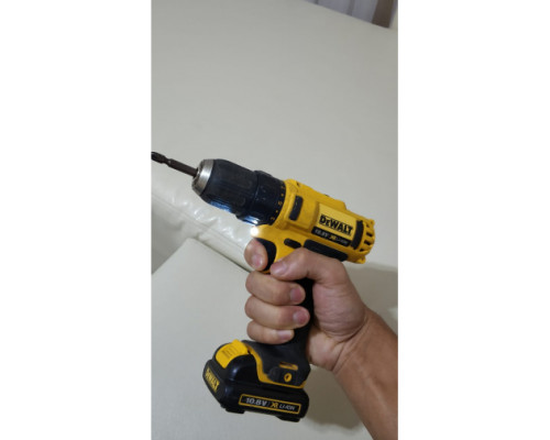 Аккумуляторная дрель-шуруповерт DEWALT DCD 710 C2