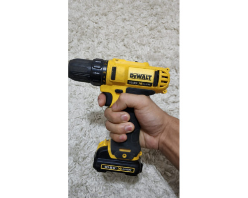 Аккумуляторная дрель-шуруповерт DEWALT DCD 710 C2