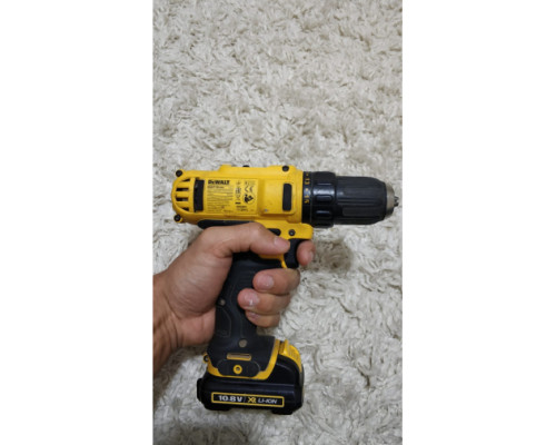 Аккумуляторная дрель-шуруповерт DEWALT DCD 710 C2