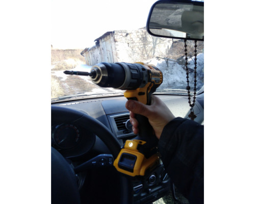 Бесщеточная ударная дрель-шуруповерт DEWALT DCD796D2