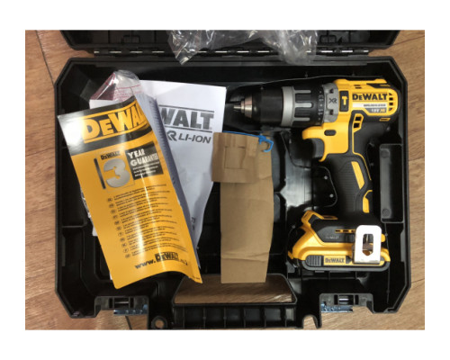 Бесщеточная ударная дрель-шуруповерт DEWALT DCD796D2