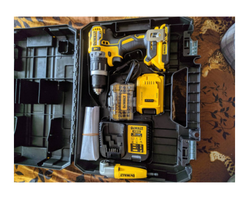 Бесщеточная ударная дрель-шуруповерт DEWALT DCD796D2