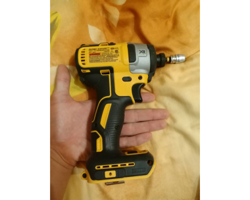 Бесщеточный импульсный шуруповерт DEWALT XR DCF887N