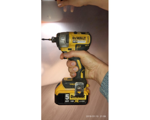 Бесщеточный импульсный шуруповерт DEWALT XR DCF887N