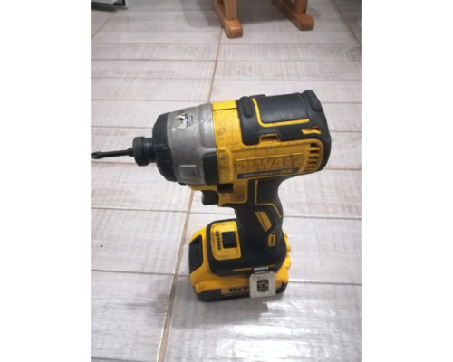 Бесщеточный импульсный шуруповерт DEWALT XR DCF887N