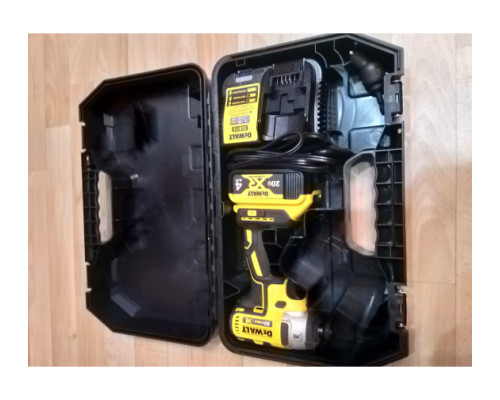 Бесщеточный импульсный шуруповерт DEWALT XR DCF887N