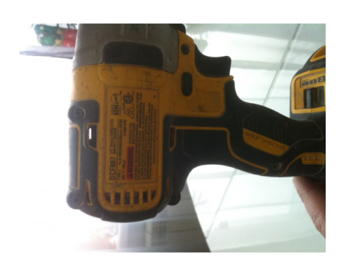 Бесщеточный импульсный шуруповерт DEWALT XR DCF887N