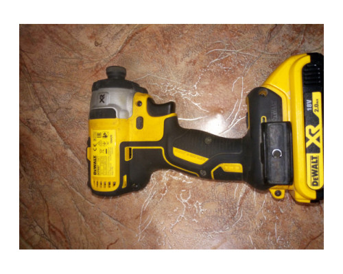 Бесщеточный импульсный шуруповерт DEWALT XR DCF887N