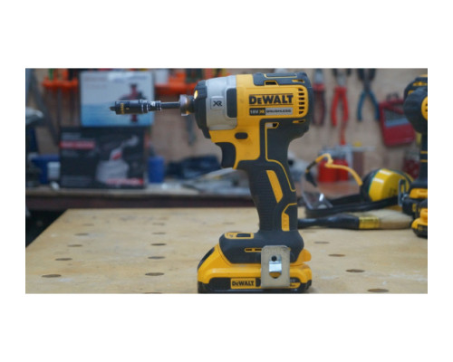 Бесщеточный импульсный шуруповерт DEWALT XR DCF887N