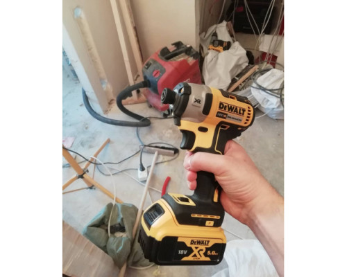 Бесщеточный импульсный шуруповерт DEWALT XR DCF887N