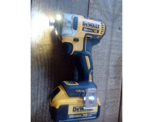 Бесщеточный импульсный шуруповерт DEWALT XR DCF887N