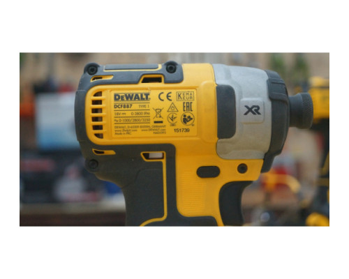 Бесщеточный импульсный шуруповерт DEWALT XR DCF887N