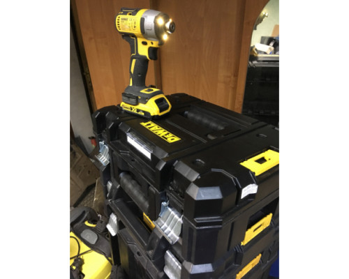 Бесщеточный импульсный шуруповерт DEWALT XR DCF887N