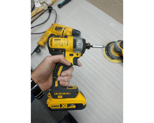 Бесщеточный импульсный шуруповерт DEWALT XR DCF887N