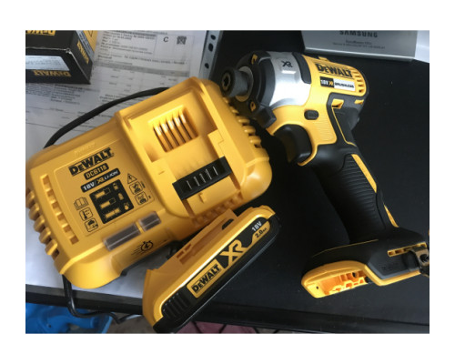 Бесщеточный импульсный шуруповерт DEWALT XR DCF887N