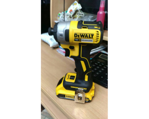 Бесщеточный импульсный шуруповерт DEWALT XR DCF887N