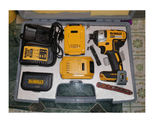 Бесщеточный импульсный шуруповерт DEWALT XR DCF887N