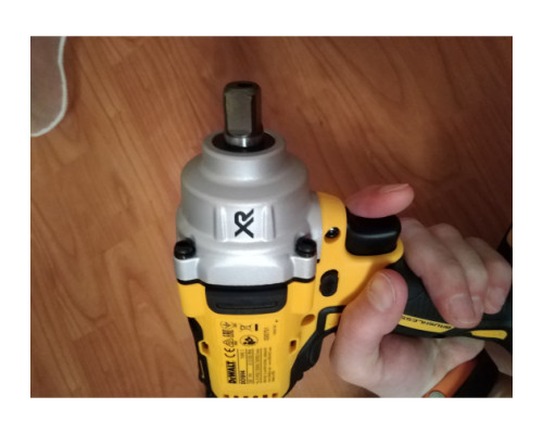 Гайковерт DEWALT DCF894N