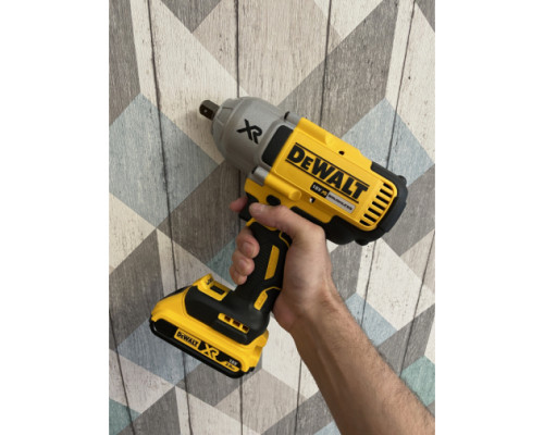 Импульсный гайковерт DEWALT DCF899N