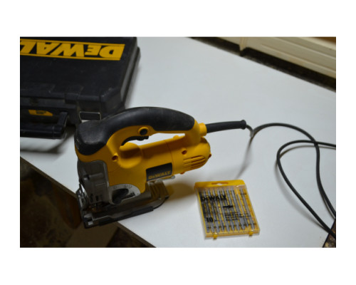 Лобзик DEWALT DW 331 K