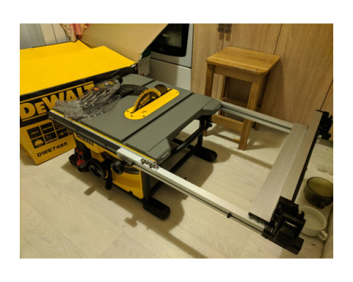 Настольная пила 1850 Вт, 5800 об/мин, диск 210x30 мм DEWALT DWE7485-QS