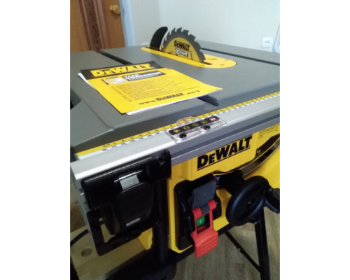 Настольная пила 1850 Вт, 5800 об/мин, диск 210x30 мм DEWALT DWE7485-QS