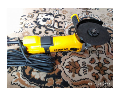 Угловая шлифмашина DEWALT DWE4257