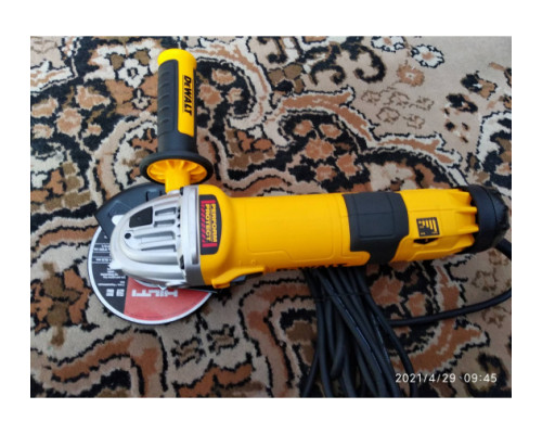 Угловая шлифмашина DEWALT DWE4257