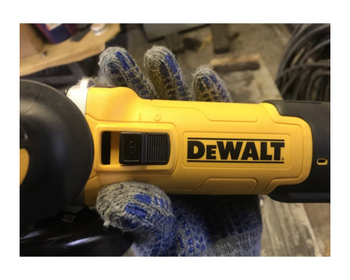 Угловая шлифмашина DEWALT DWE4257