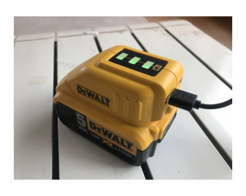 USB адаптер для заряда гаджетов от аккумуляторов DEWALT DCB090-XJ