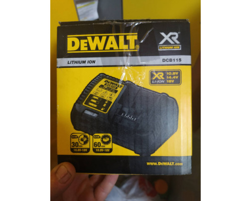 Зарядное устройство XR Li-Ion (10.8 В/14.4 В/18.0 В) DEWALT DCB115