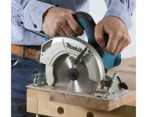 Дисковая пила Makita HS6601