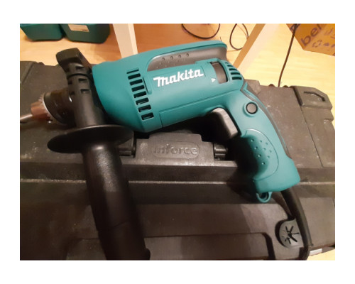 Ударная дрель Makita HP1640K