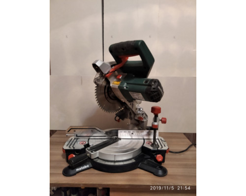 Торцовочная пила Metabo KS 216 M Lasercut 619216000