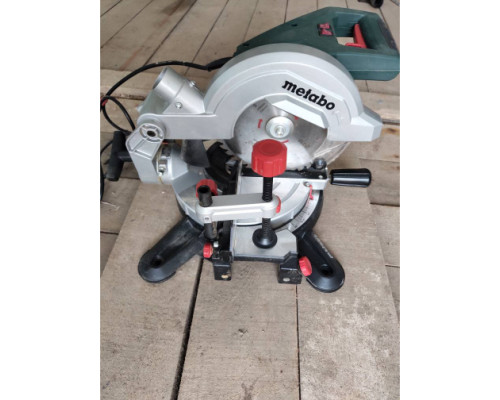 Торцовочная пила Metabo KS 216 M Lasercut 619216000