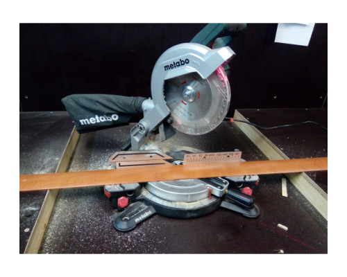 Торцовочная пила Metabo KS 216 M Lasercut 619216000